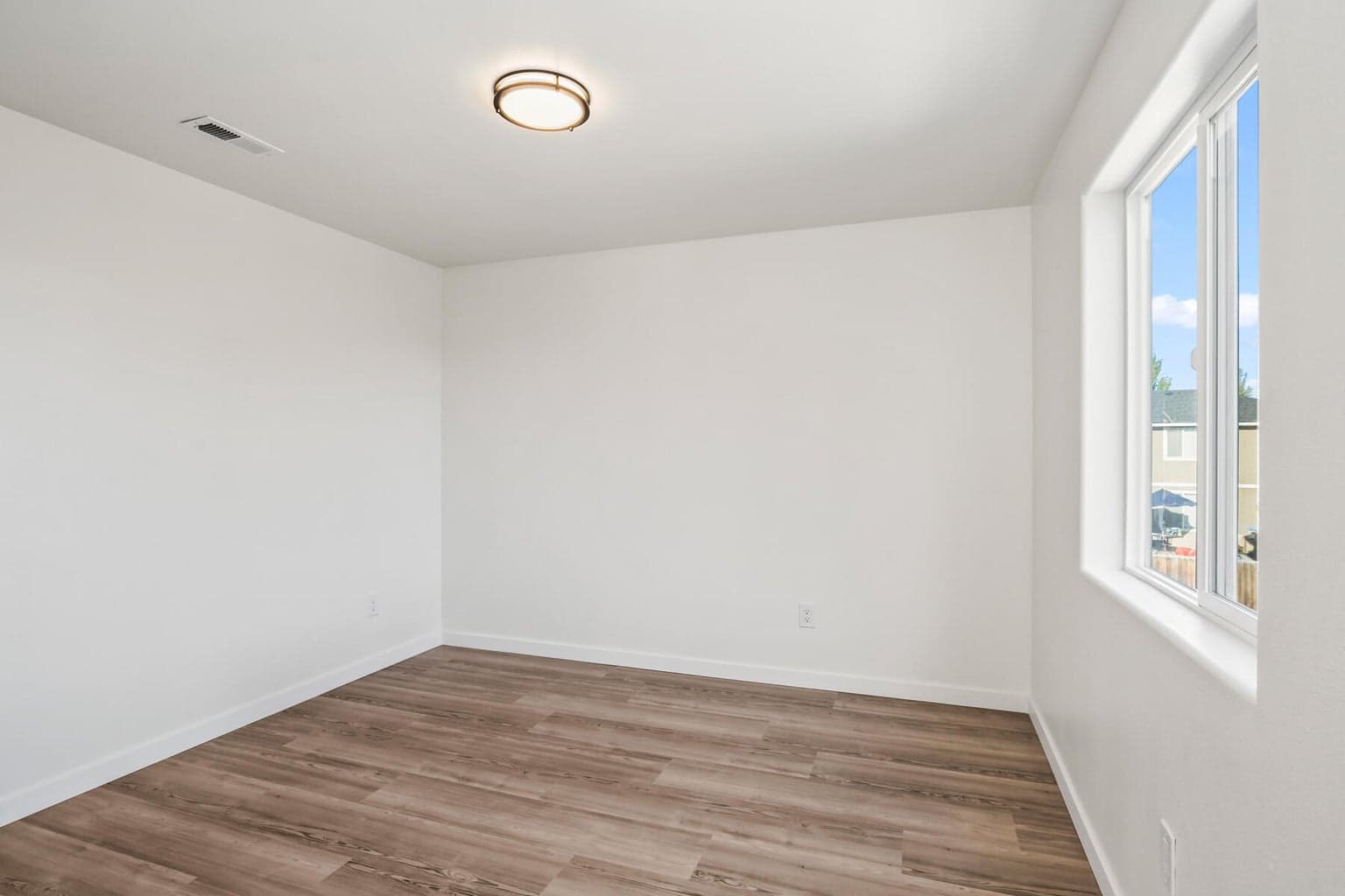 Photo of 1331 NE 4th Street 24 of 39