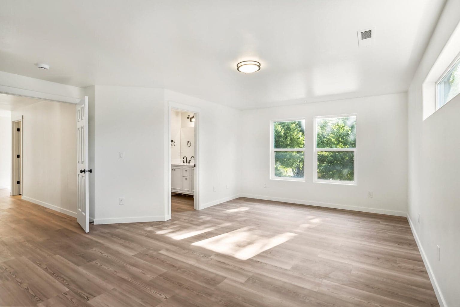 Photo of 1331 NE 4th Street 28 of 39