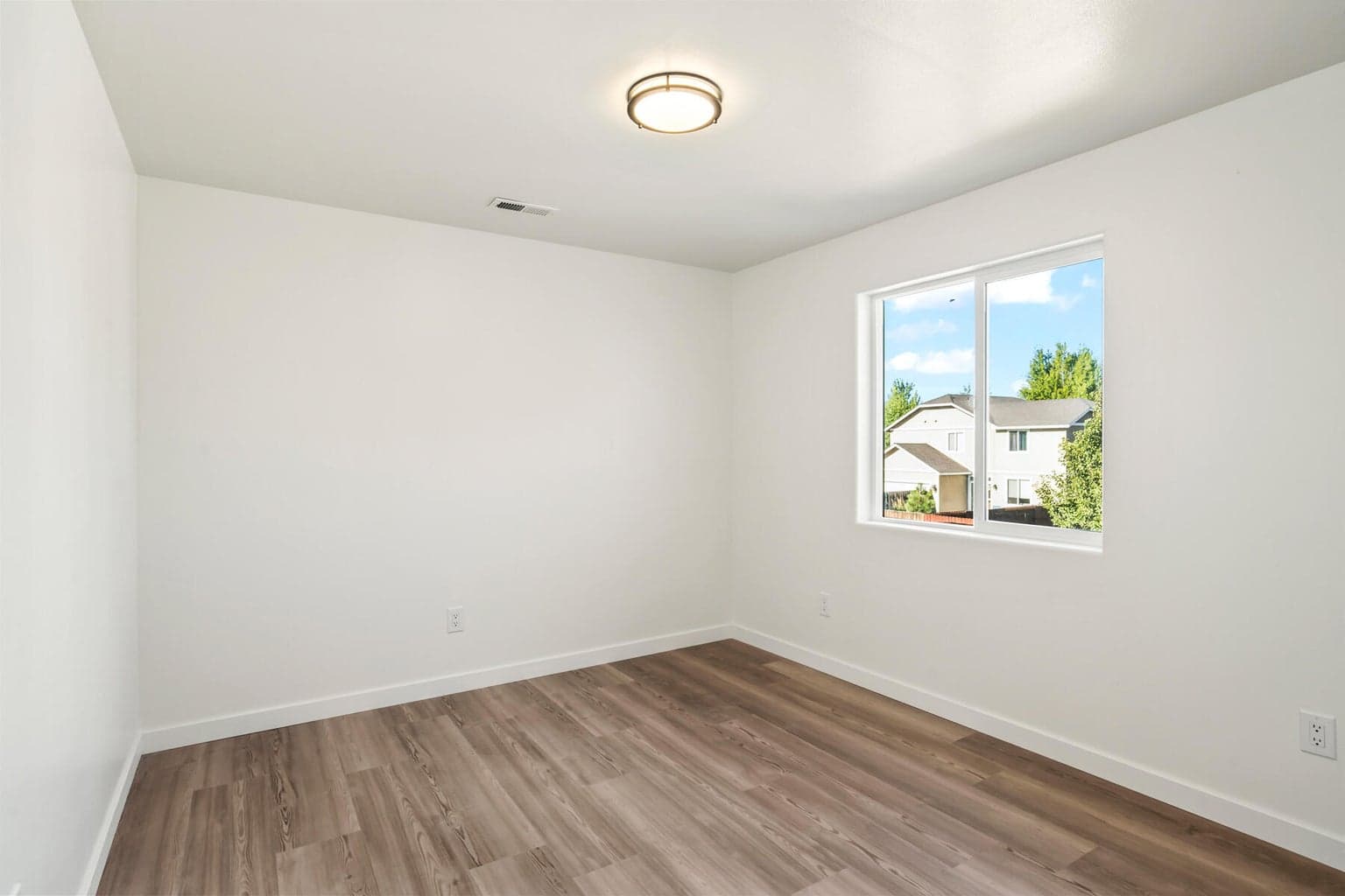 Photo of 1331 NE 4th Street 32 of 39