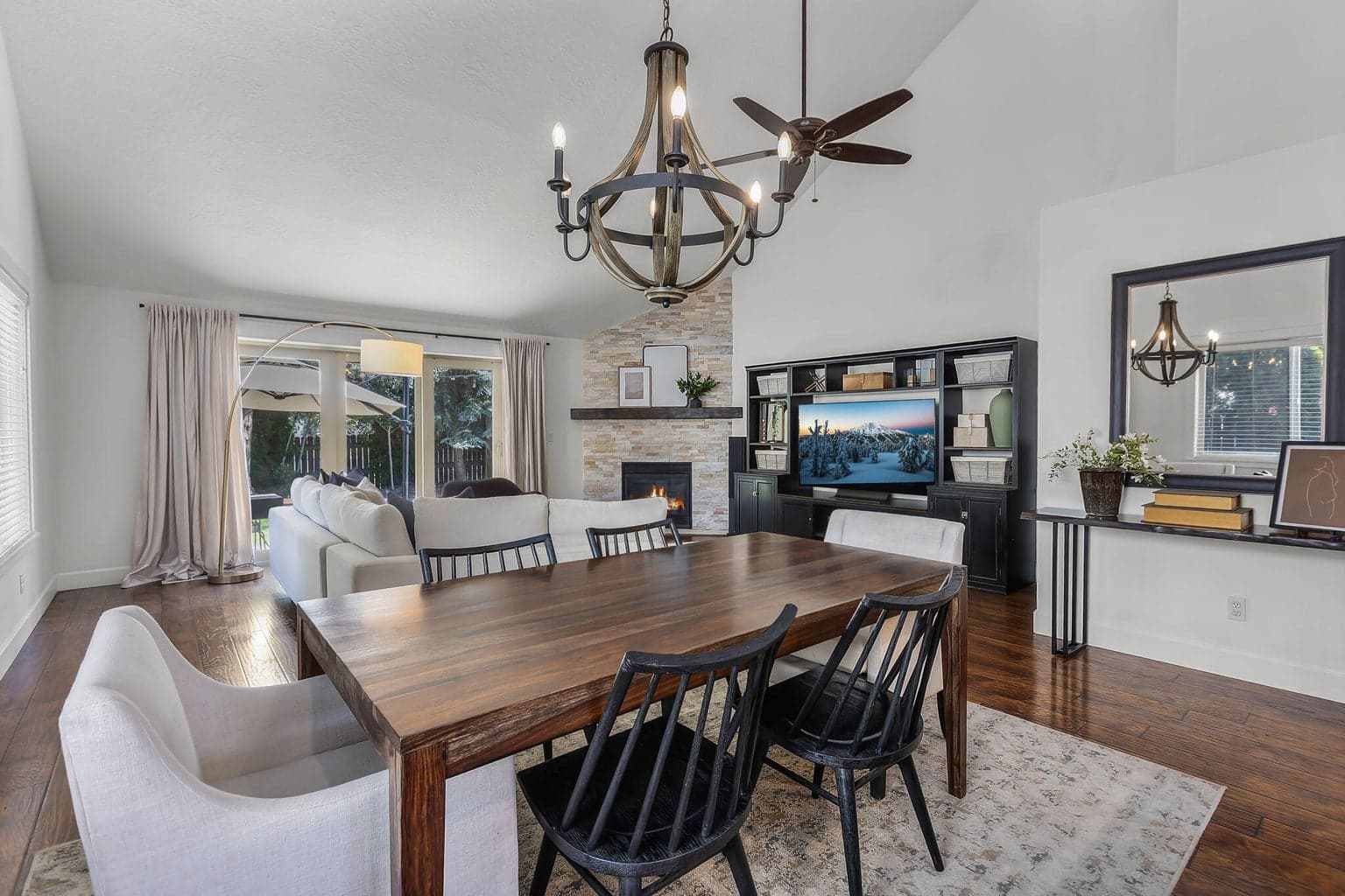 Photo of 61246 Bighorn Court 6 of 31