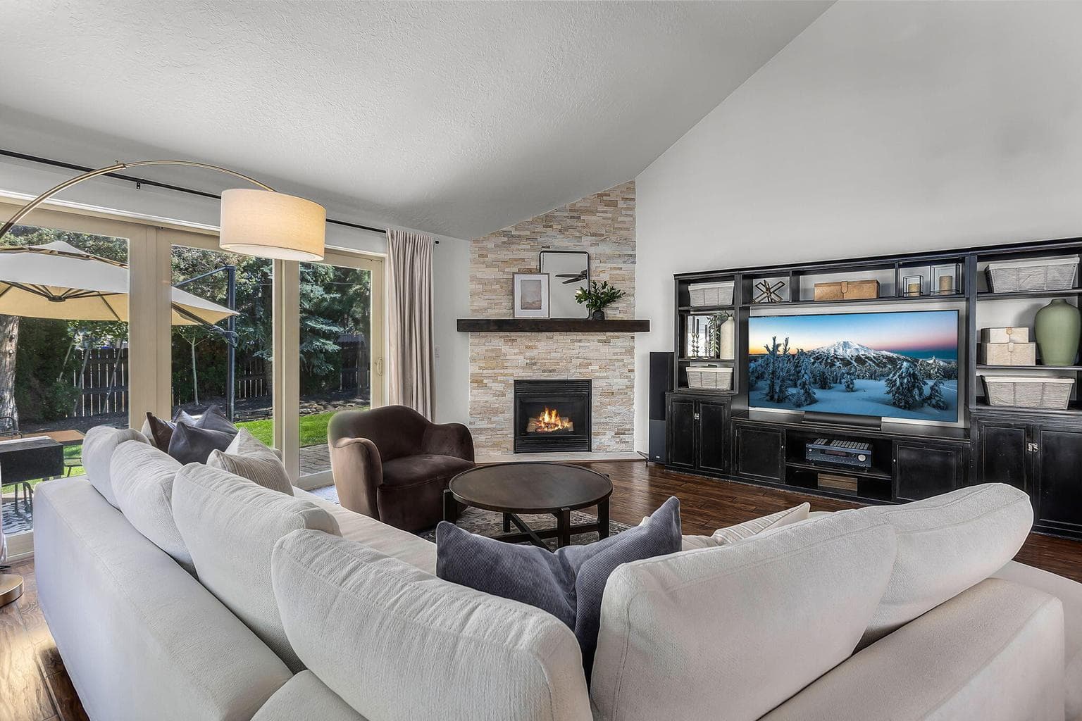 Photo of 61246 Bighorn Court 8 of 31