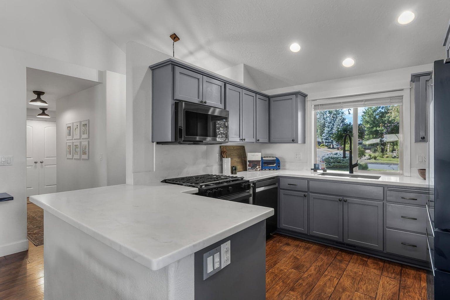 Photo of 61246 Bighorn Court 11 of 31