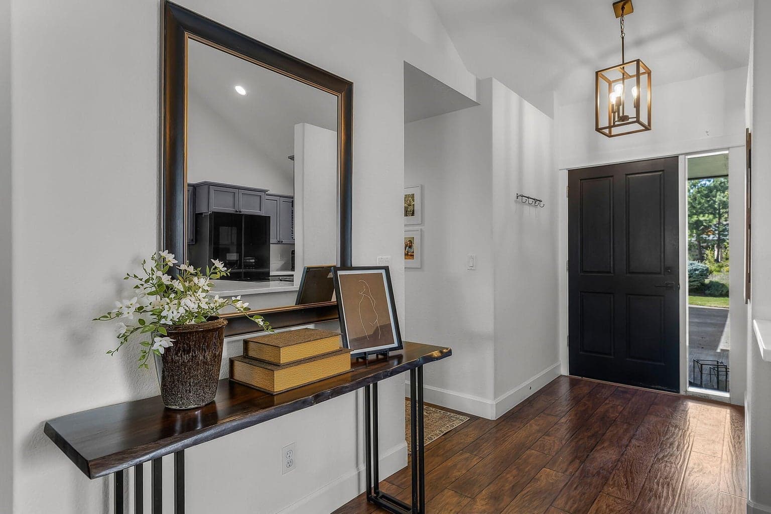 Photo of 61246 Bighorn Court 14 of 31