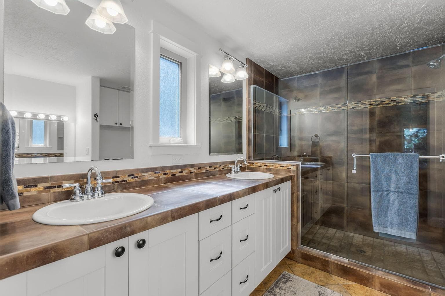 Photo of 61246 Bighorn Court 18 of 31