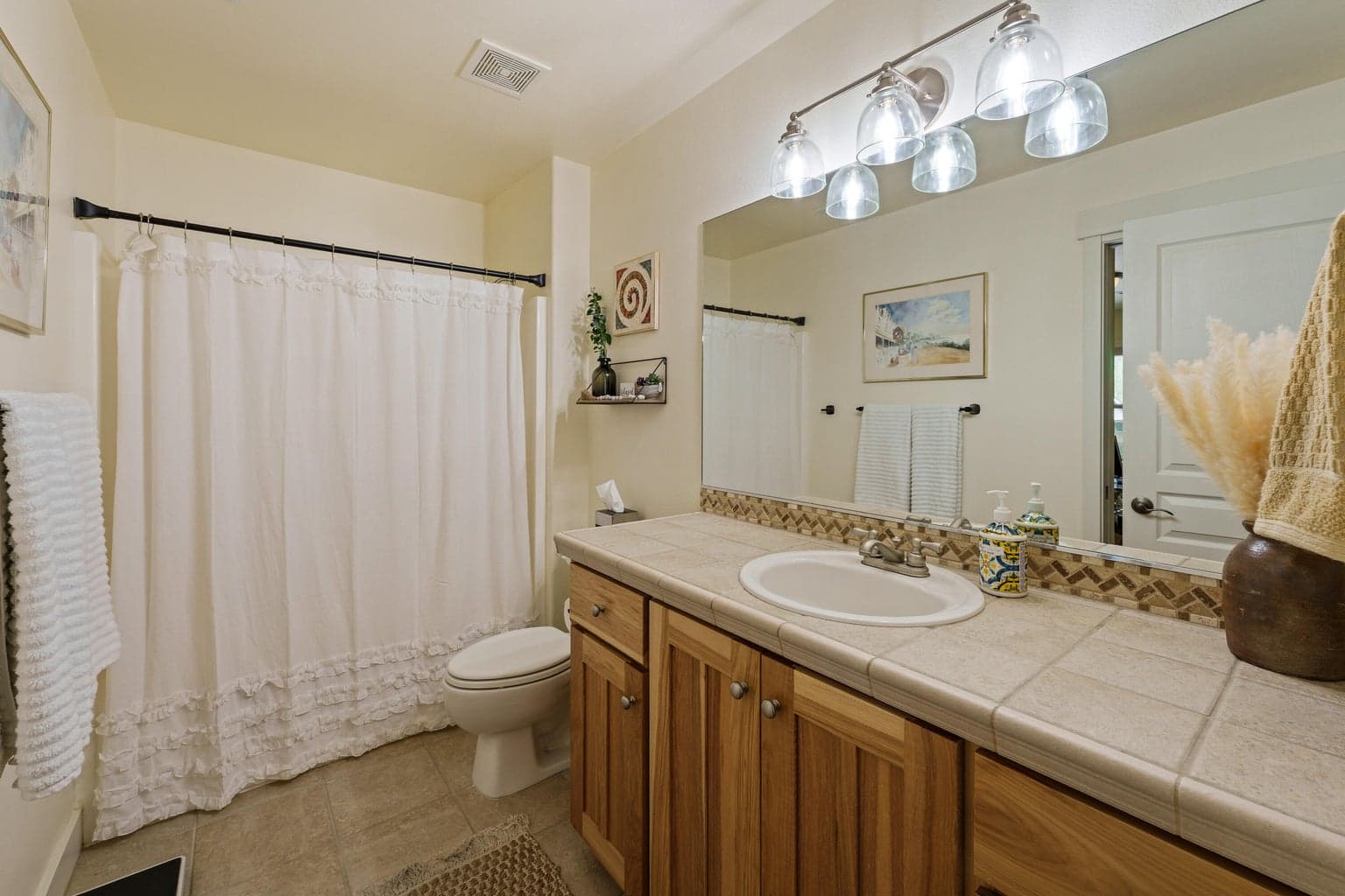 3rd upstairs bathroom