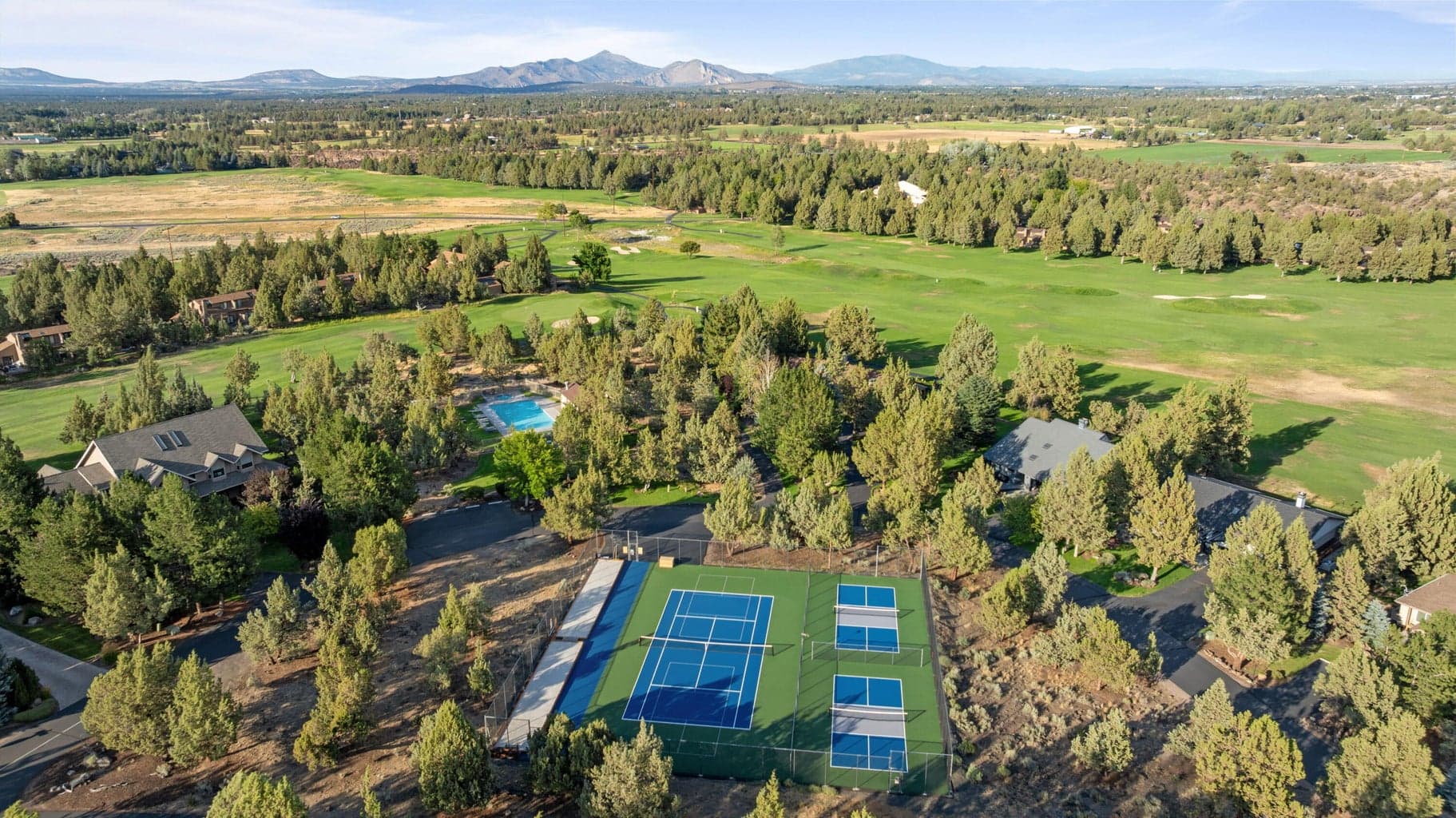 neighborhood courts/pool
