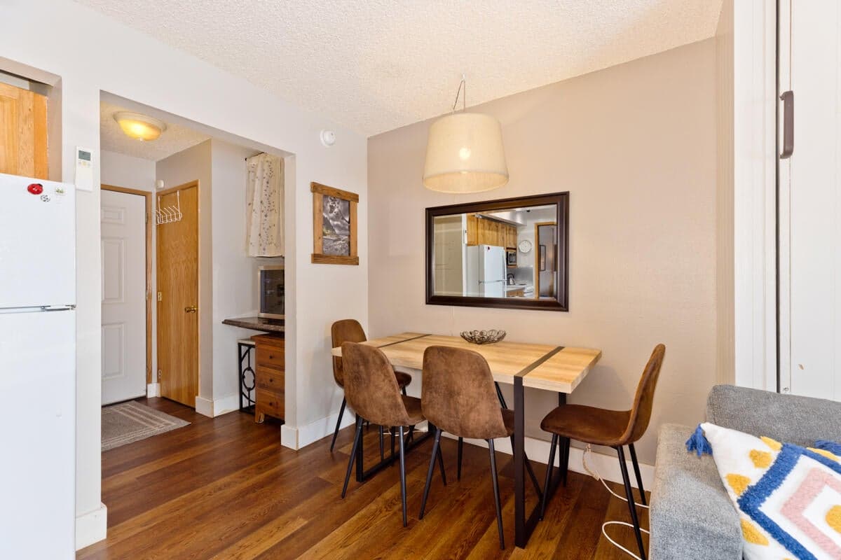 Photo of 1565 NW Wall Street 11 of 33