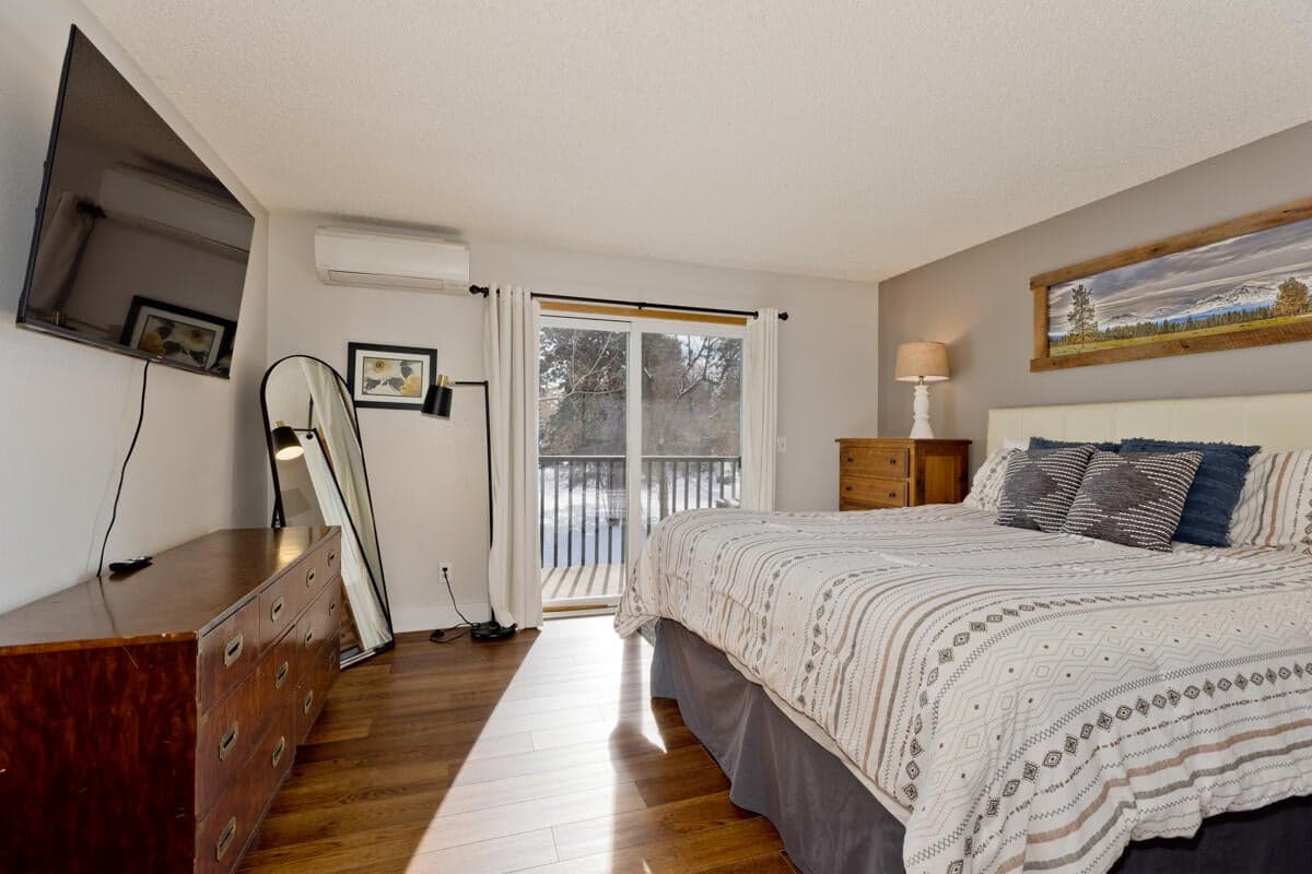 Photo of 1565 NW Wall Street 15 of 33