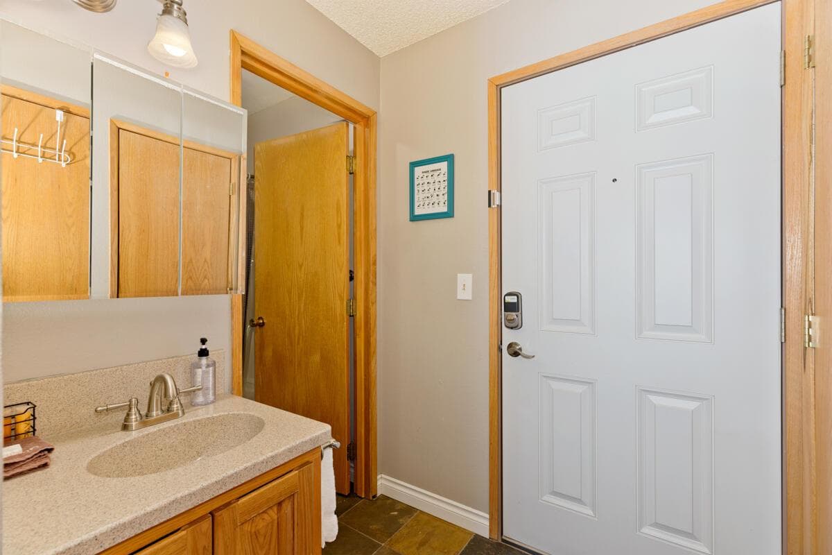 Photo of 1565 NW Wall Street 20 of 33