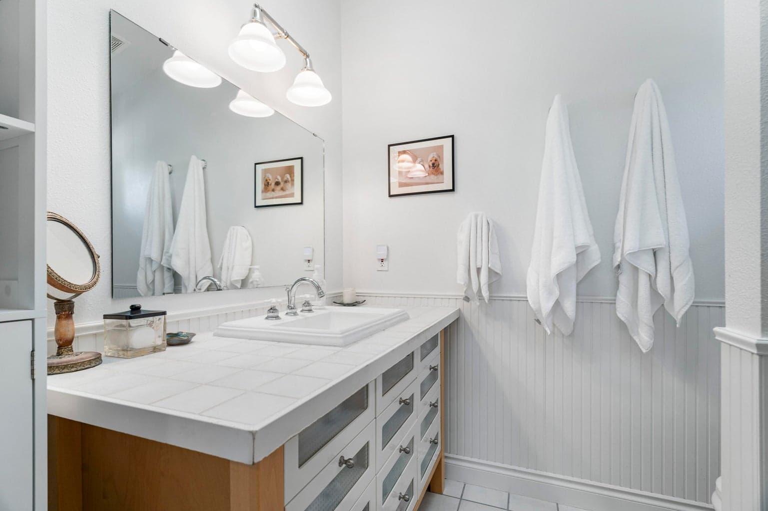 Photo of 440 NW Riverfront Street 26 of 46