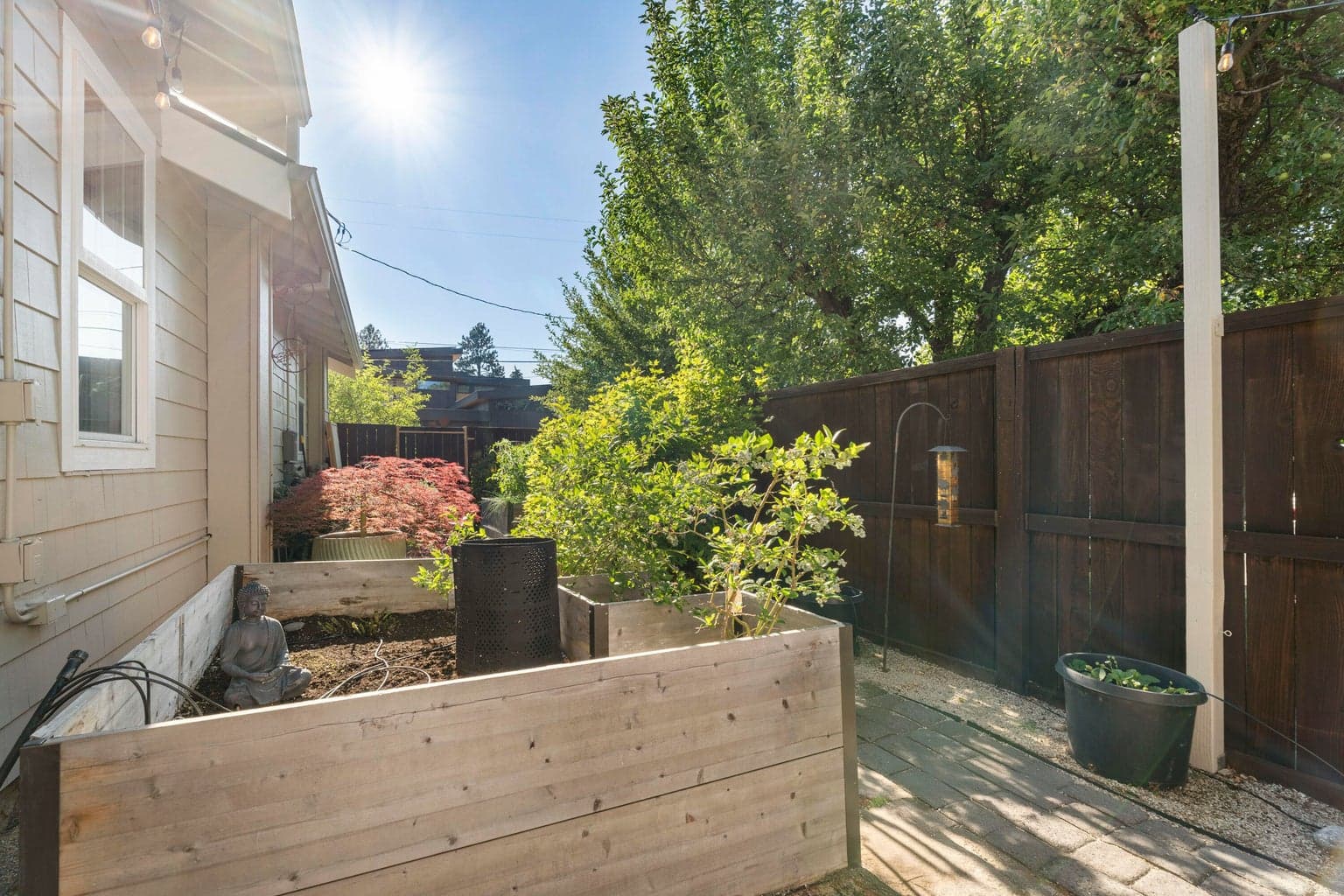 Photo of 440 NW Riverfront Street 32 of 46