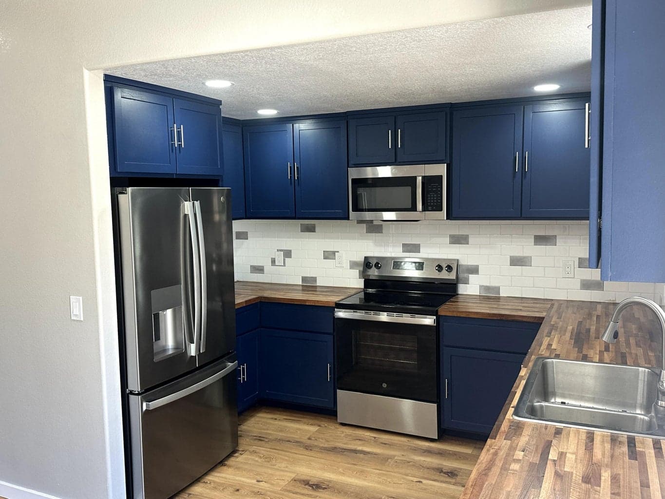 Photo of 3150 SW Pumice Avenue 6 of 20