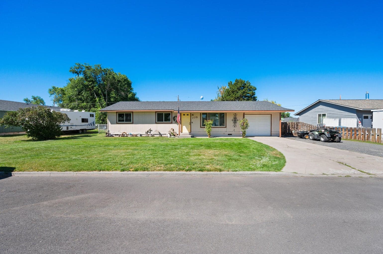 Photo of 775 Juniper 2 of 34