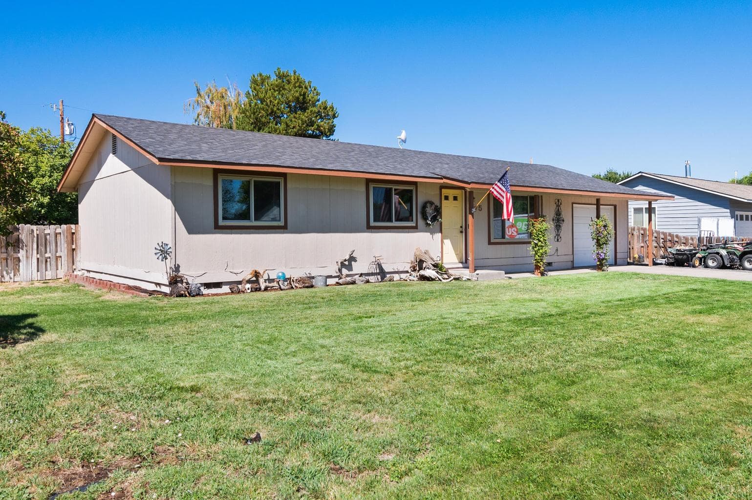 Photo of 775 Juniper 4 of 34
