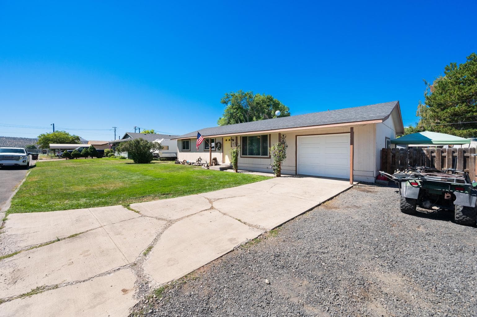 Photo of 775 Juniper 5 of 34