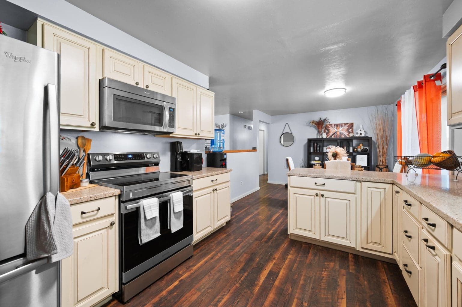 Photo of 775 SE Juniper Street 18 of 34