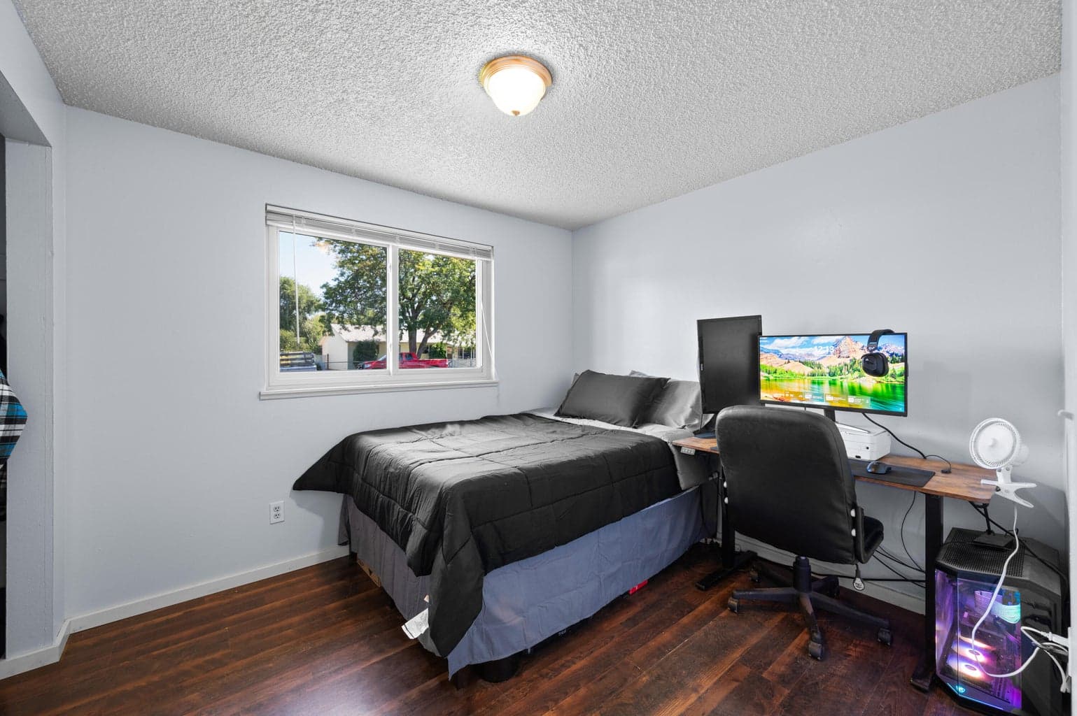 Photo of 775 SE Juniper Street 20 of 34