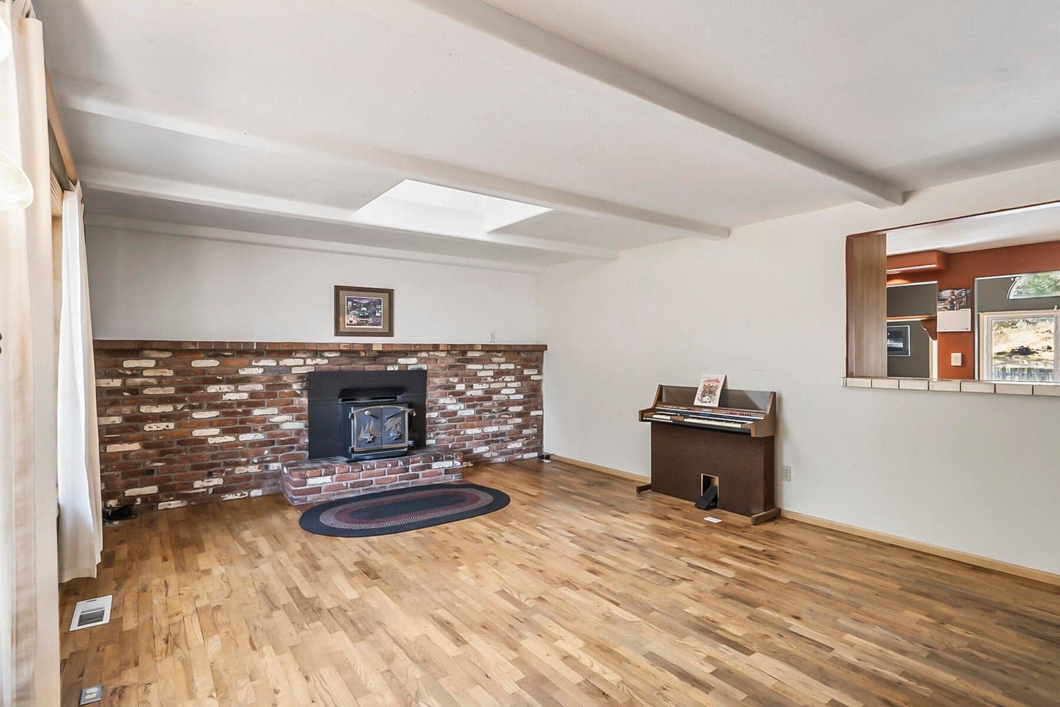 Photo of 1115 NE Burnside Avenue 6 of 42