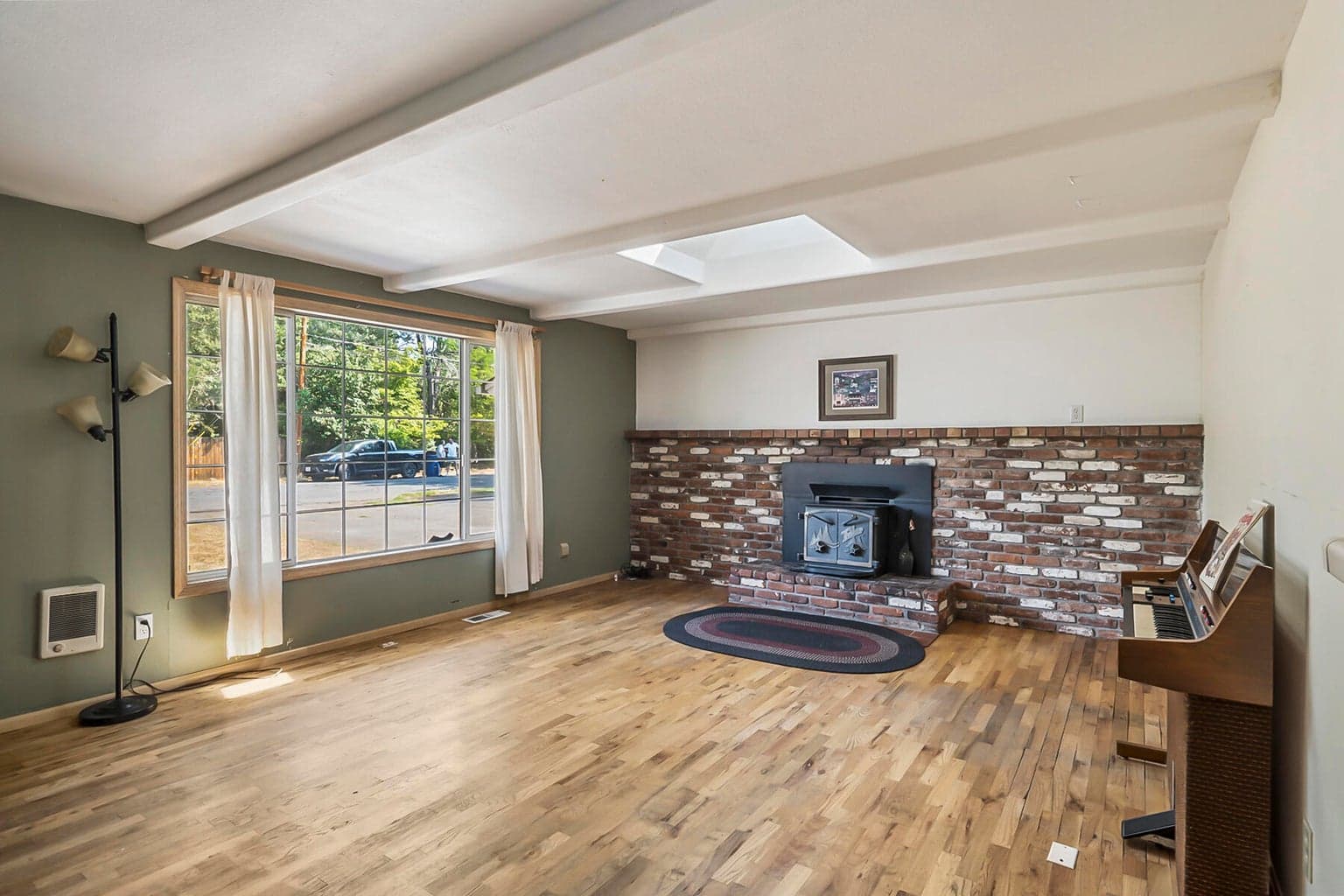 Photo of 1115 Burnside 5 of 42