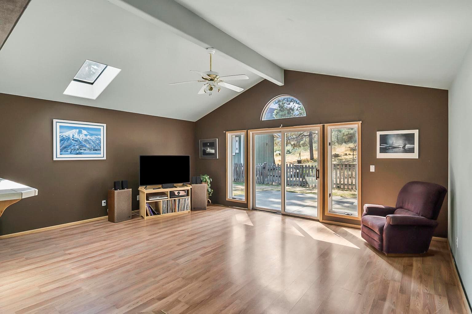 Photo of 1115 NE Burnside Avenue 15 of 42