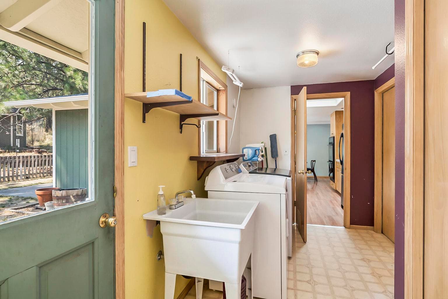 Photo of 1115 NE Burnside Avenue 18 of 42