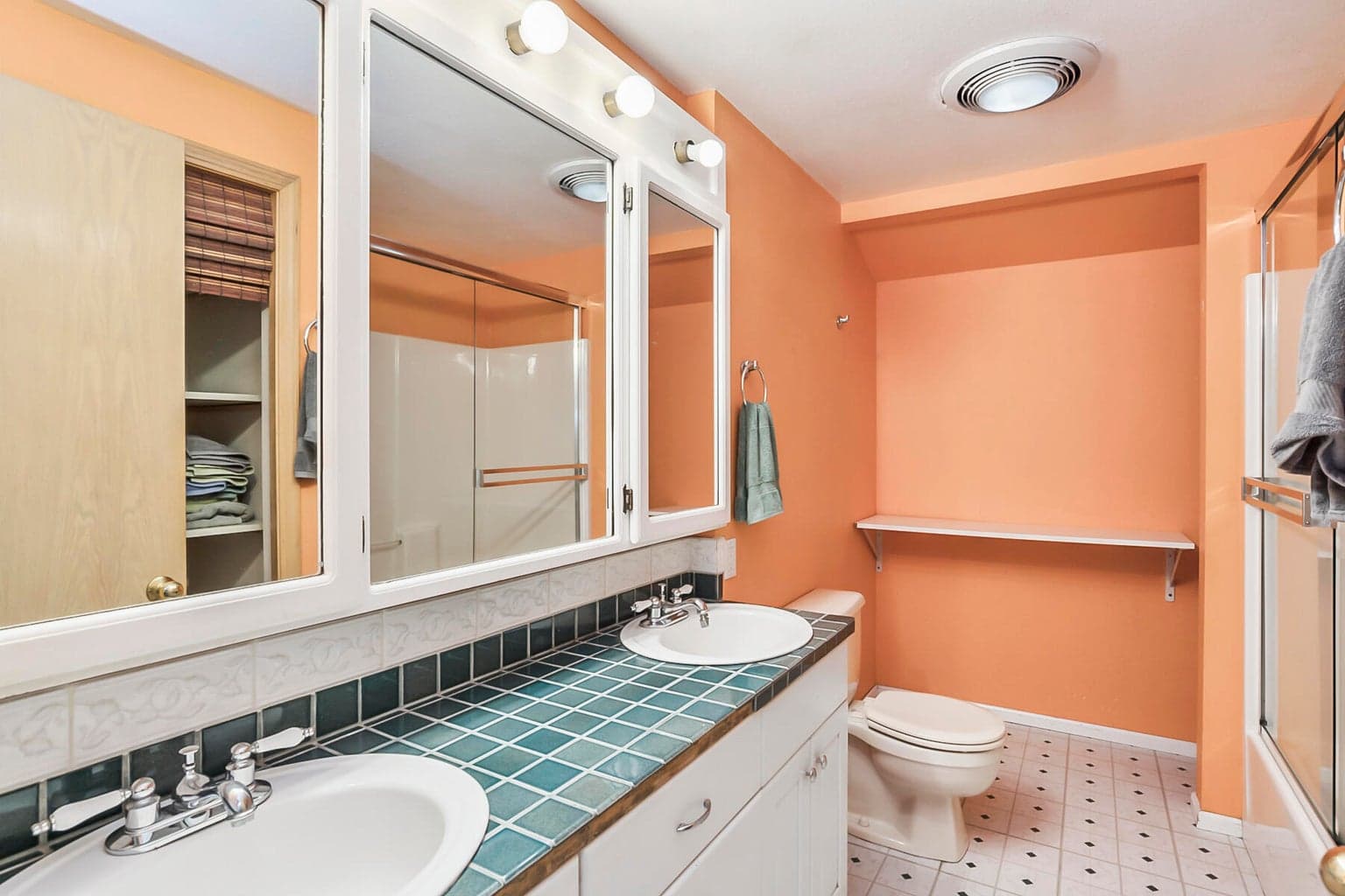 Photo of 1115 NE Burnside Avenue 21 of 42