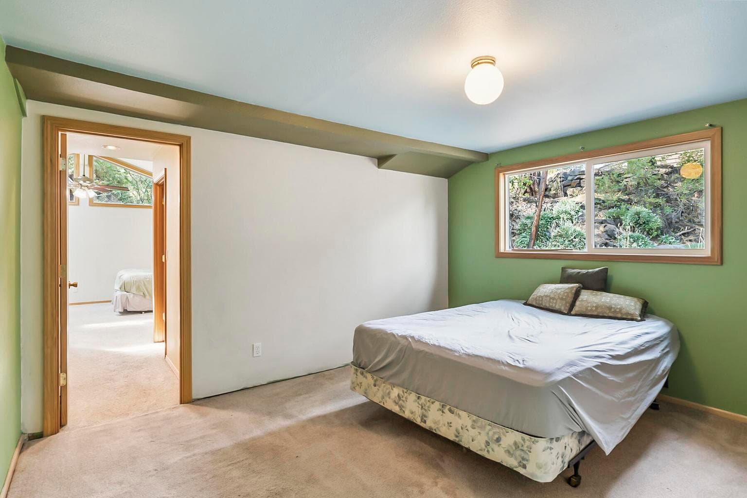 Photo of 1115 NE Burnside Avenue 23 of 42