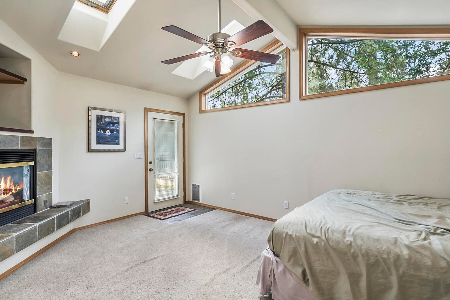 Photo of 1115 NE Burnside Avenue 25 of 42