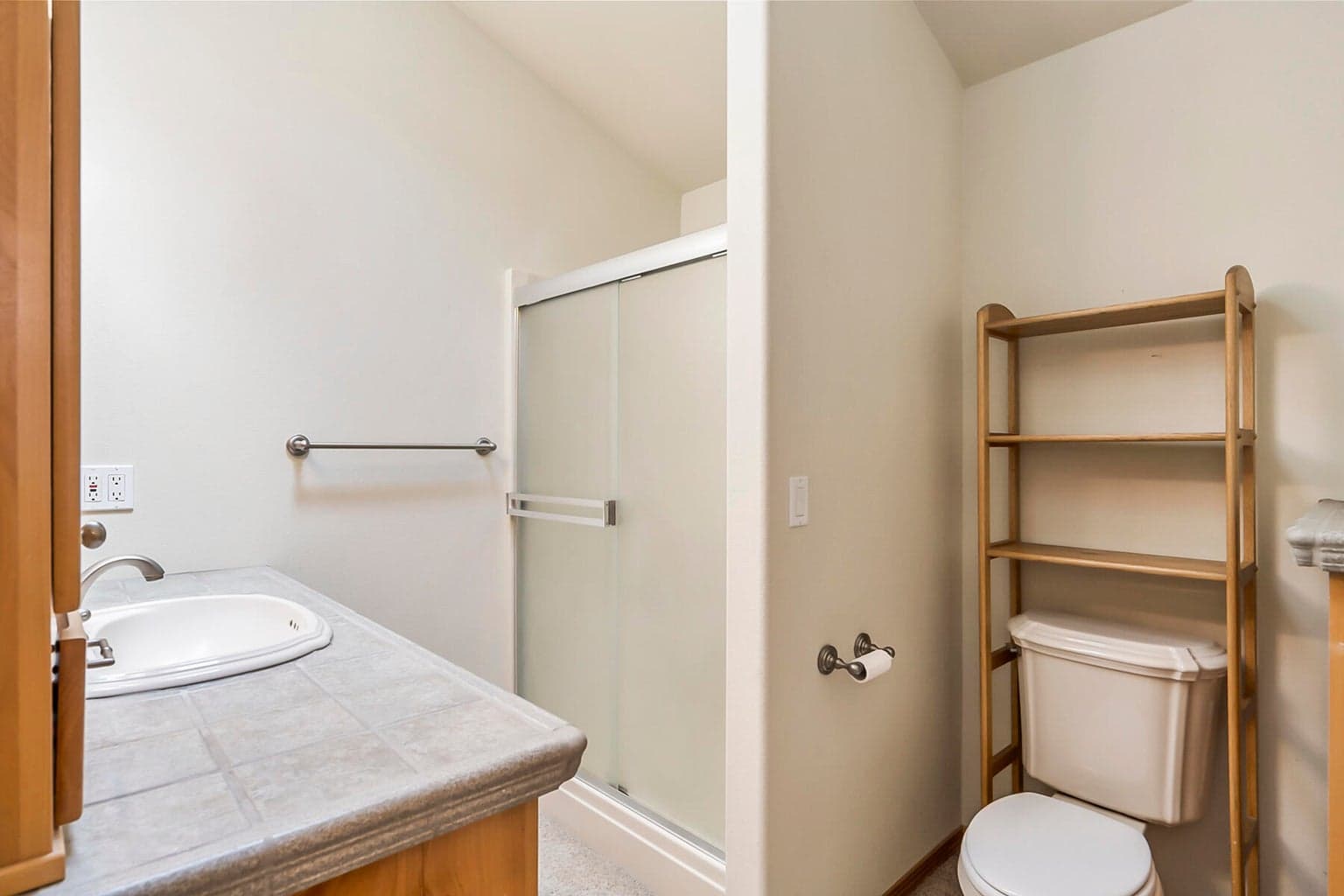 Photo of 1115 NE Burnside Avenue 27 of 42
