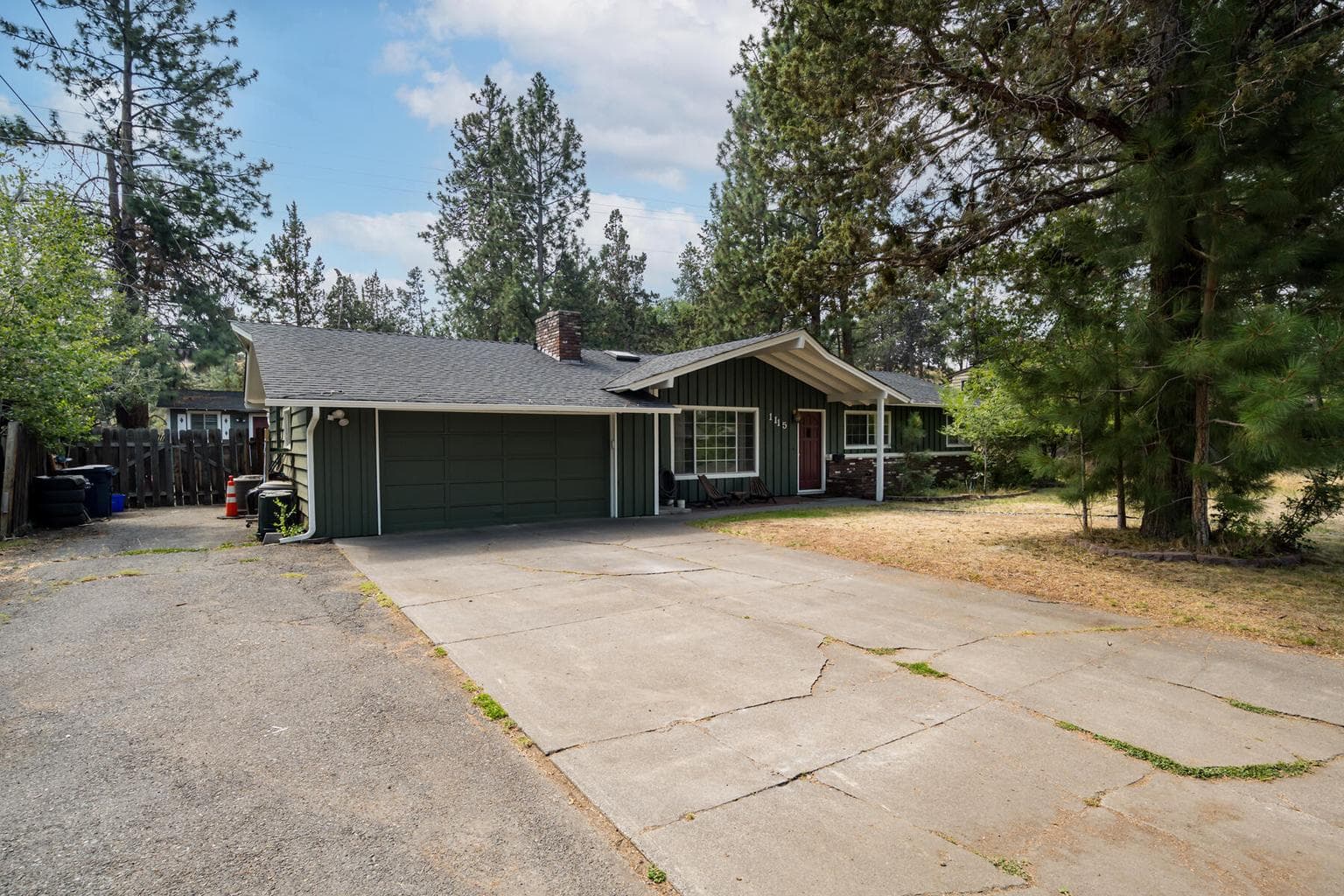 Photo of 1115 Burnside 1 of 42