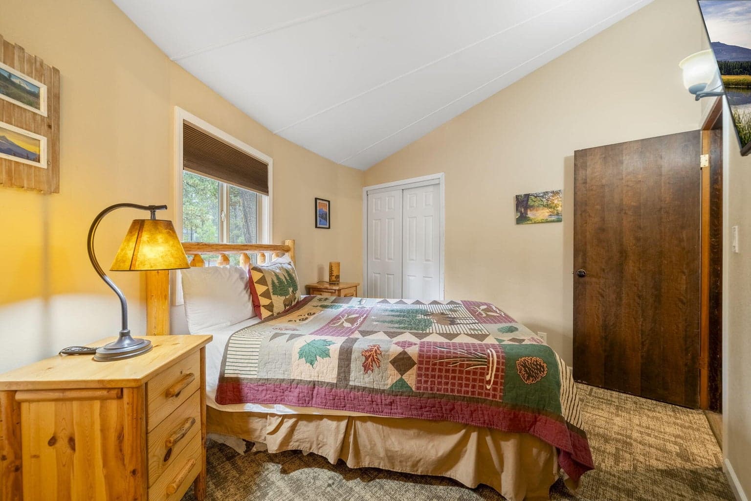 Photo of 56992 Fawn Lane 23 of 31