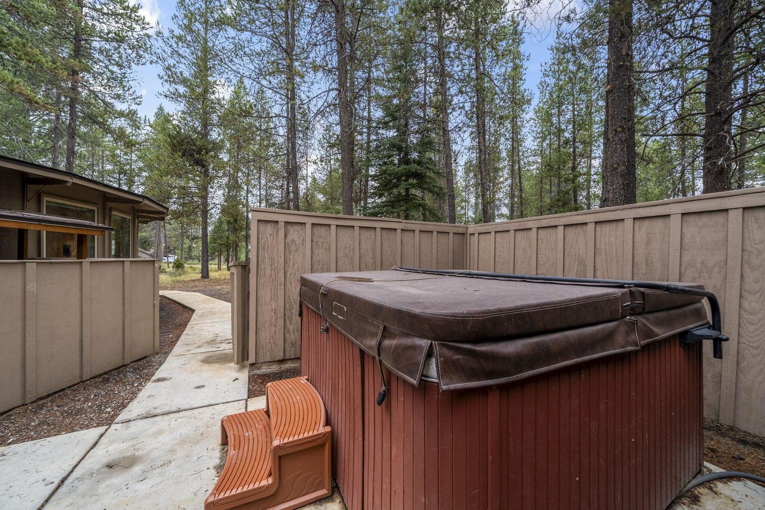 Photo of 56992 Fawn Lane 26 of 31