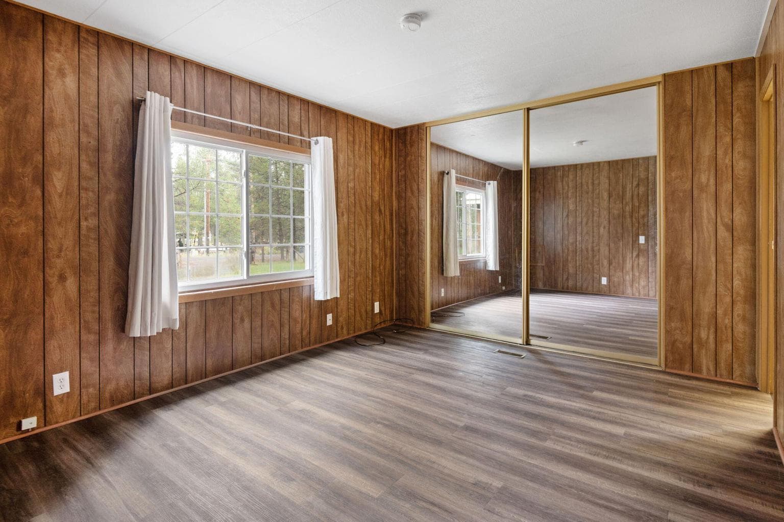 Photo of 53425 Brooktrout Court 12 of 29