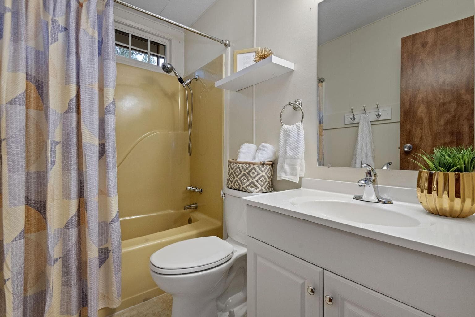 Photo of 53425 Brooktrout Court 18 of 29