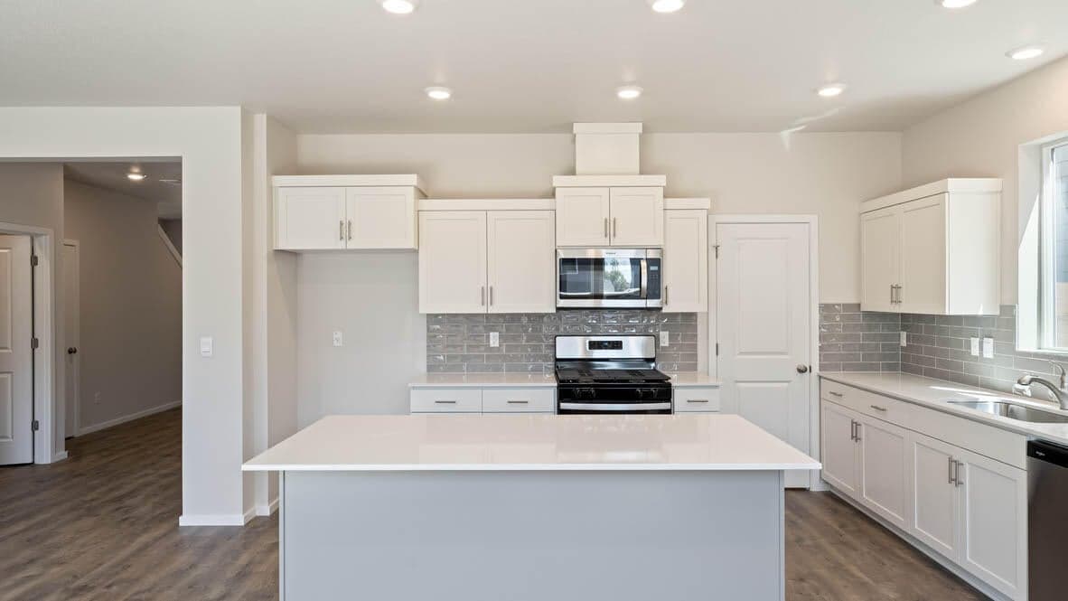 Photo of 61164 Splendor Lane 7 of 30