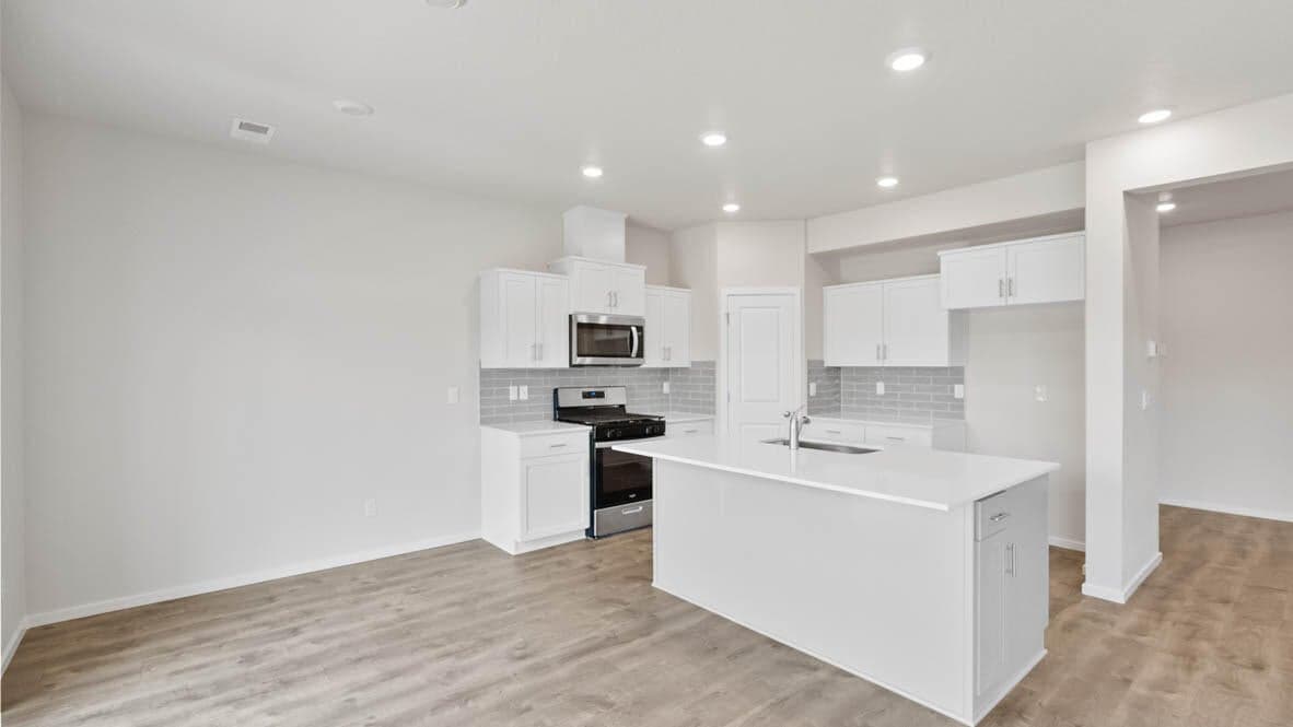 Photo of 61168 Splendor Lane 6 of 27