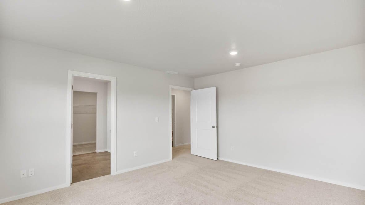 Photo of 61168 Splendor Lane 13 of 27
