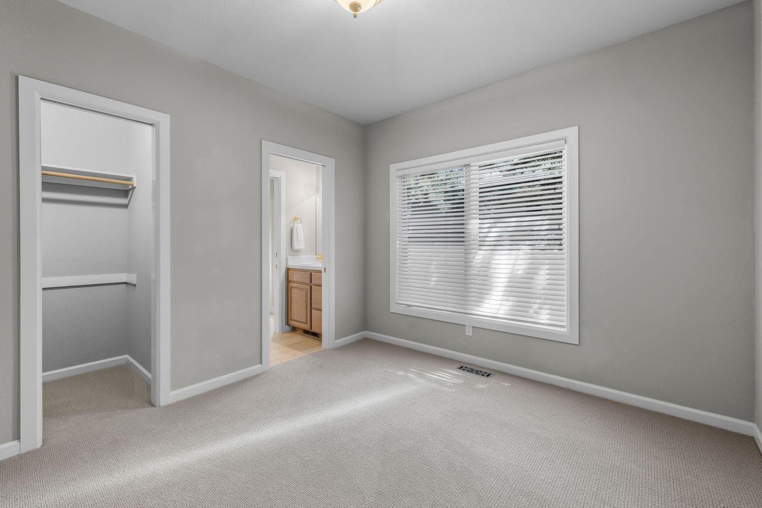 Second guest bedroom suite