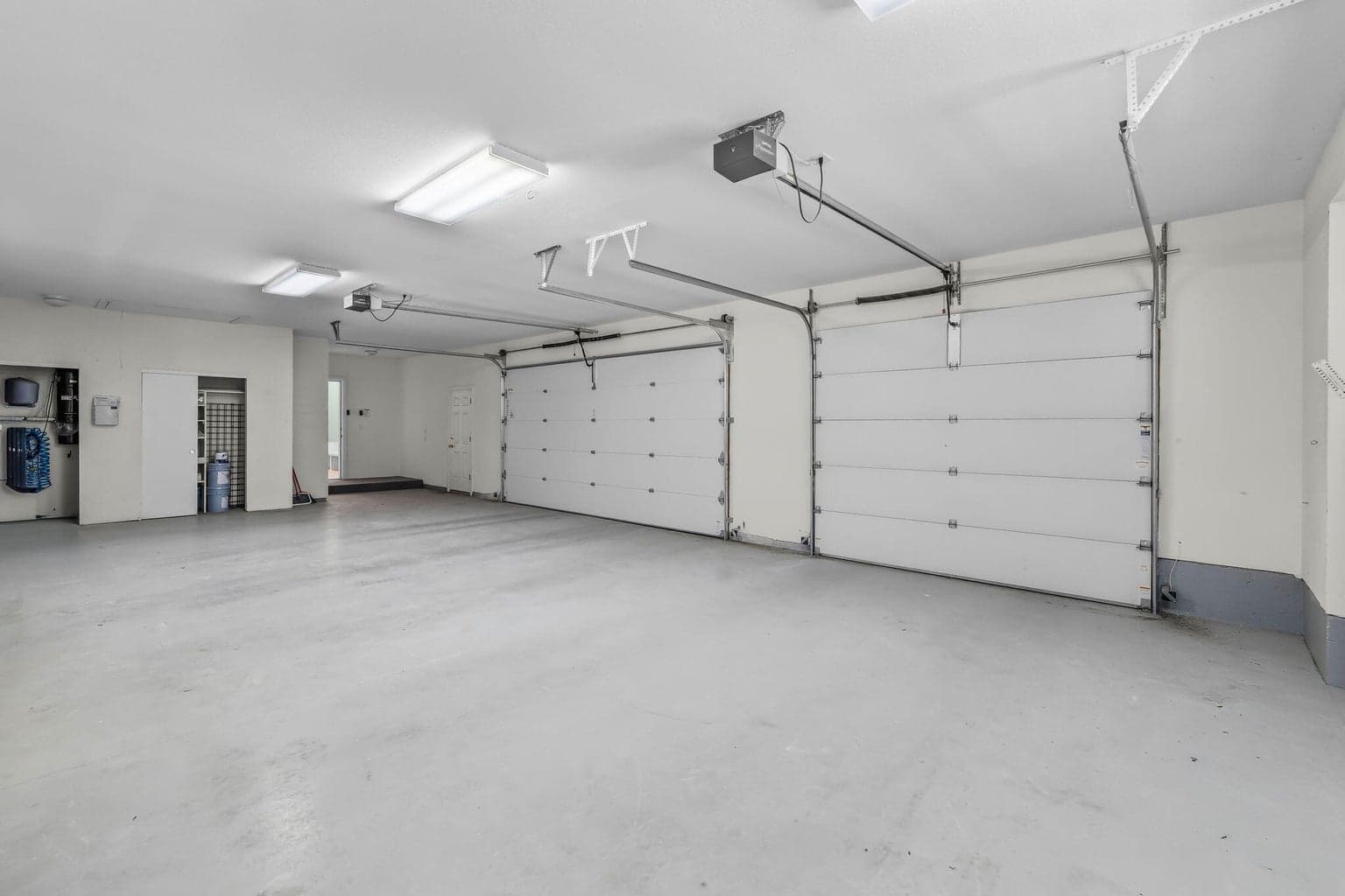 Large 3-car garage