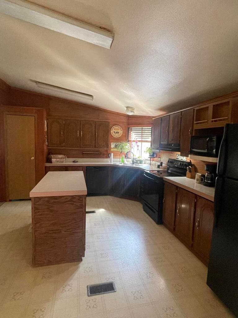 Photo of 16700 Gross Drive 7 of 23