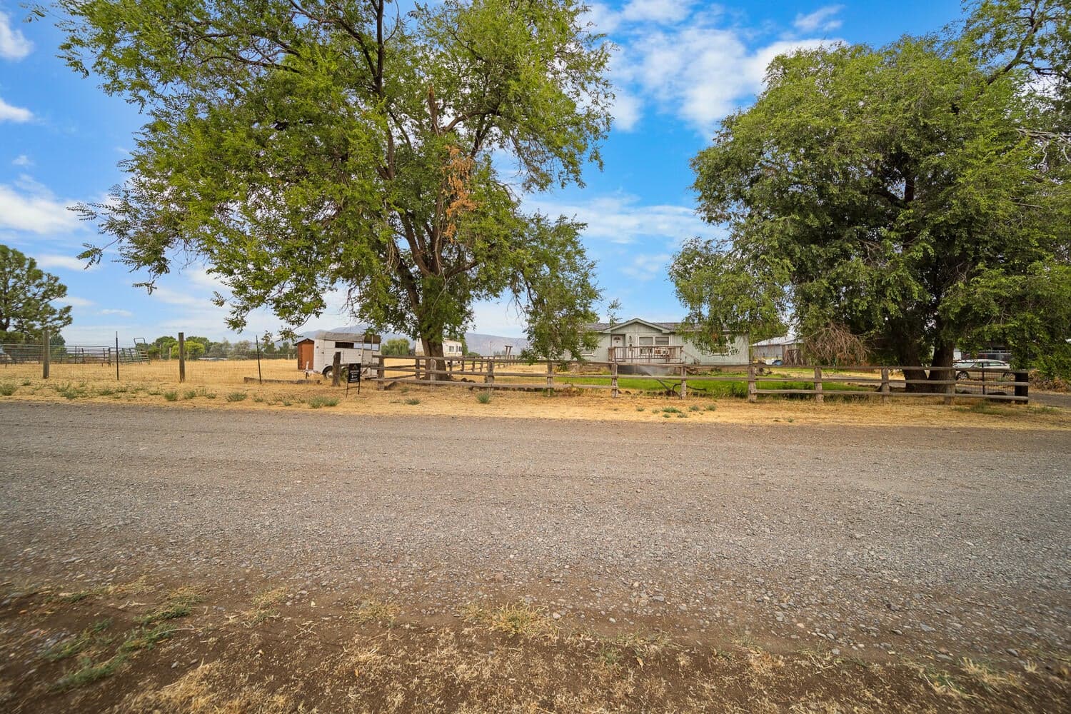 Photo of 4545 Charles 2 of 26