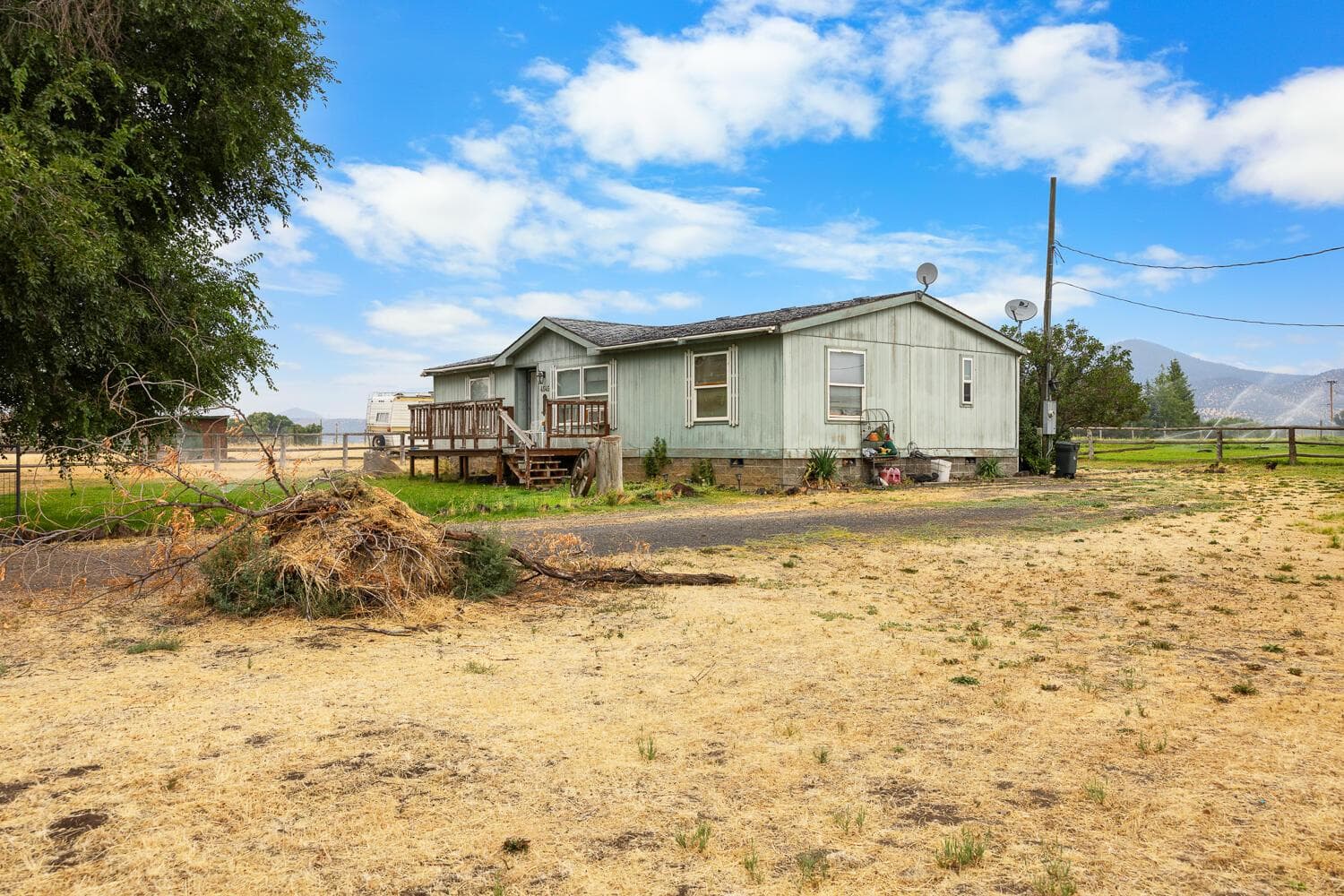 Photo of 4545 NW Charles Road 6 of 26