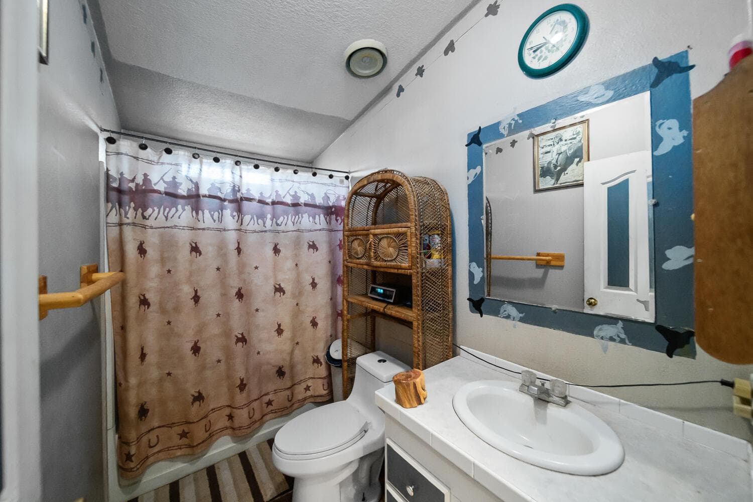 Photo of 4545 NW Charles Road 22 of 26