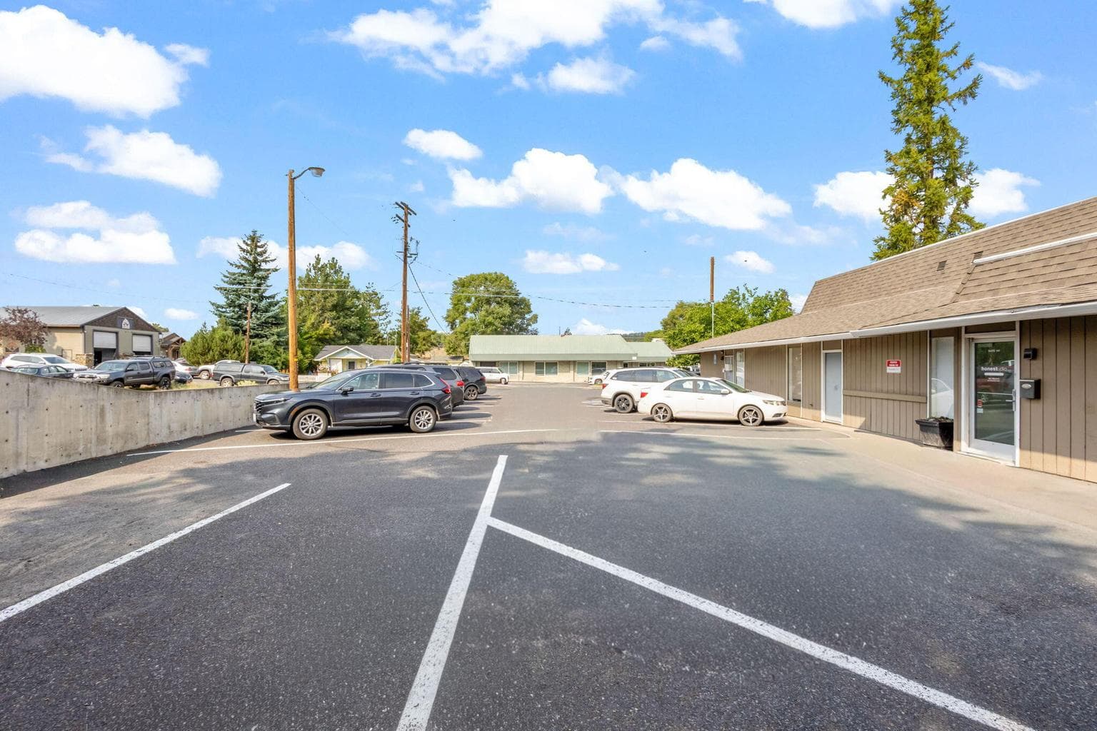 Photo of 155 NE Revere Avenue 9 of 19