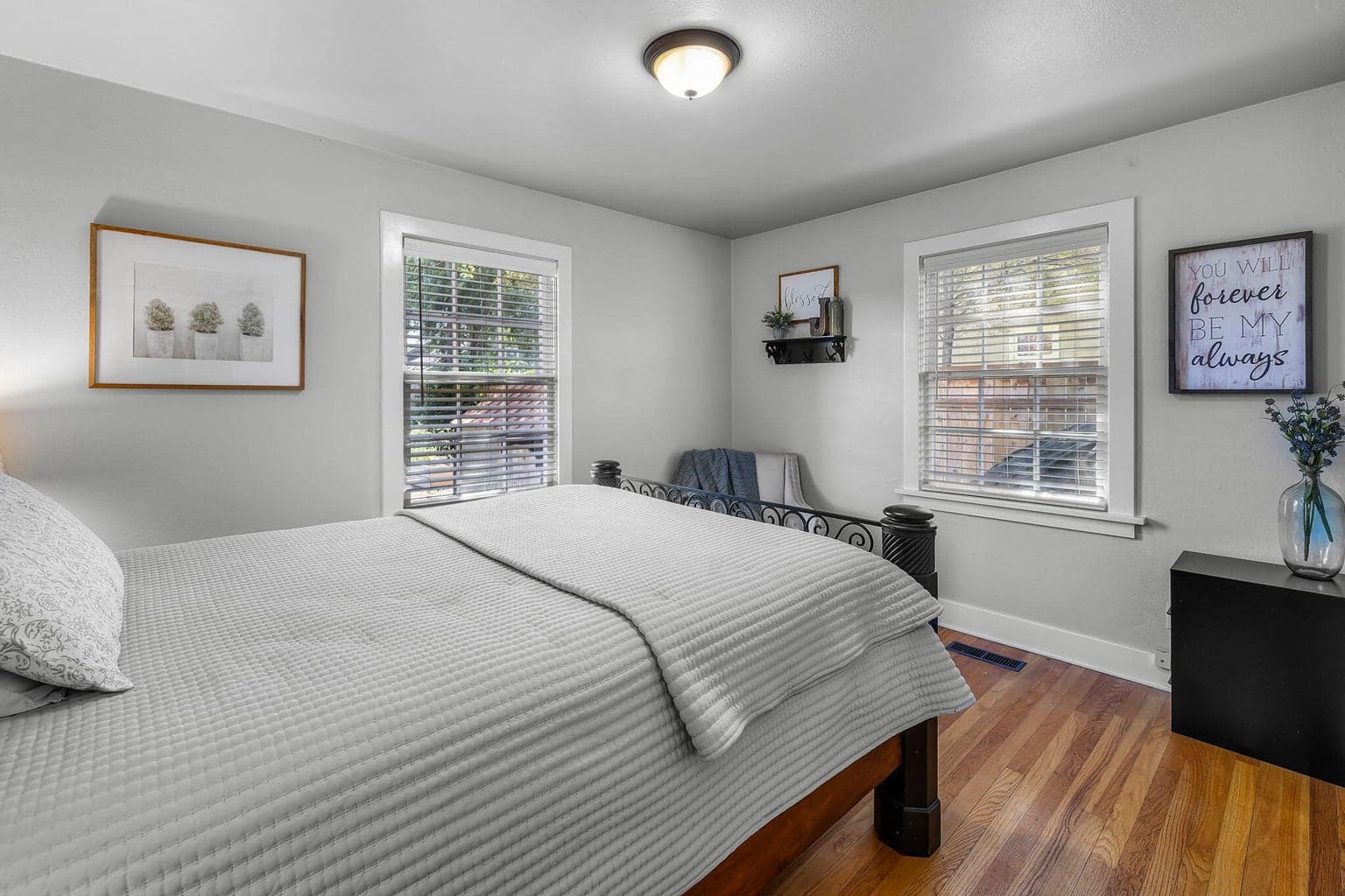 Photo of 844 NE 3rd Street 16 of 49