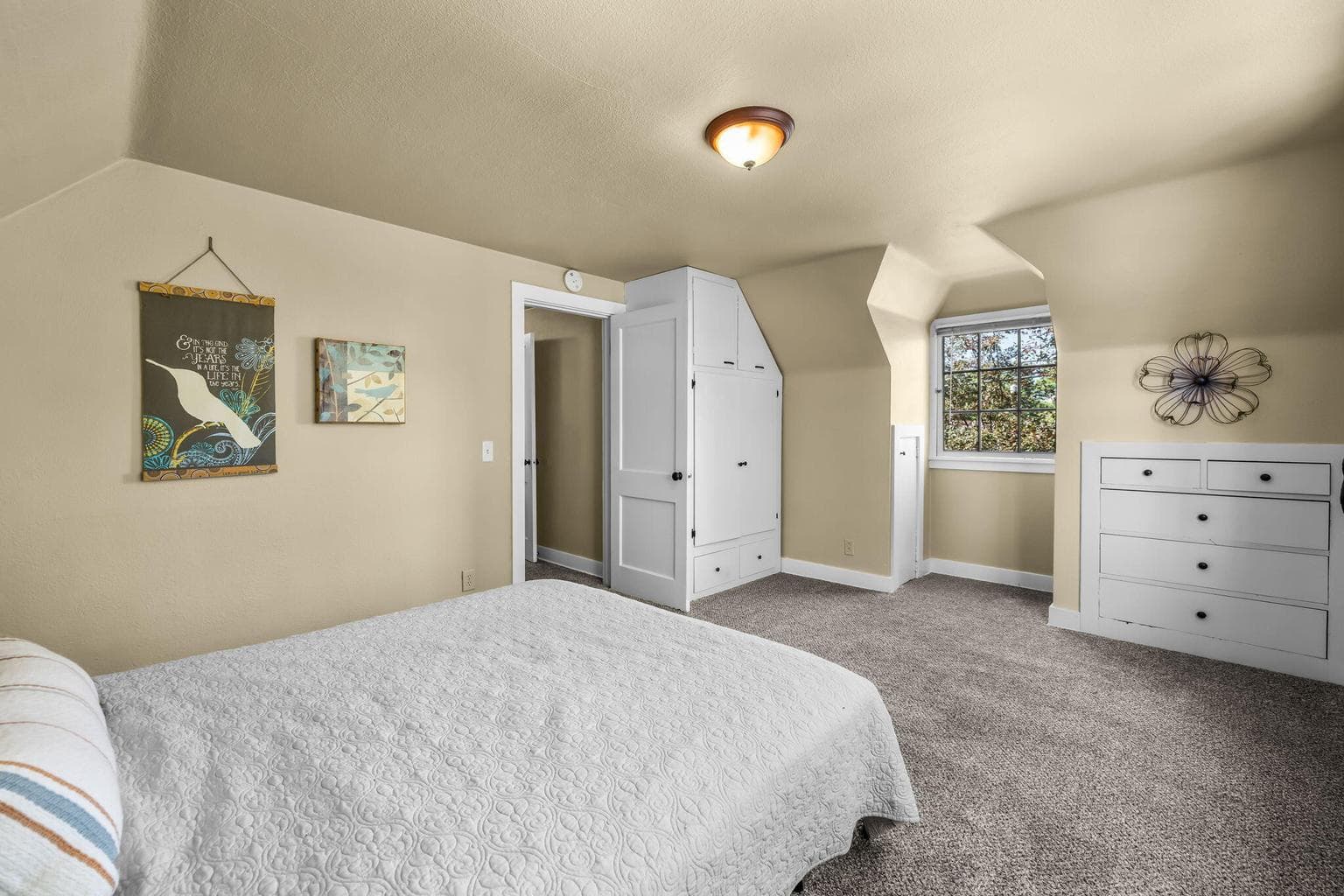 Photo of 844 NE 3rd Street 24 of 49