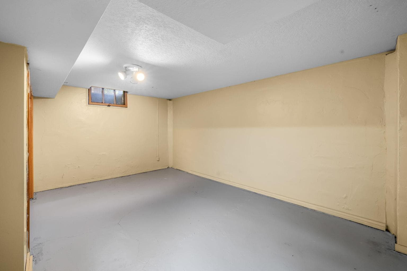 Photo of 844 NE 3rd Street 31 of 49