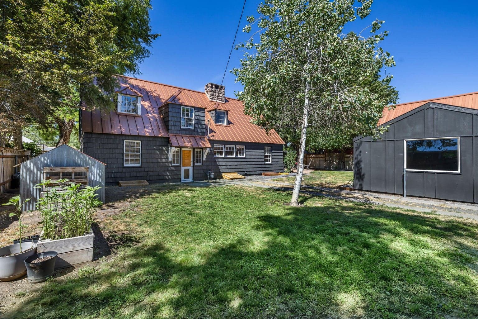 Photo of 844 NE 3rd Street 42 of 49