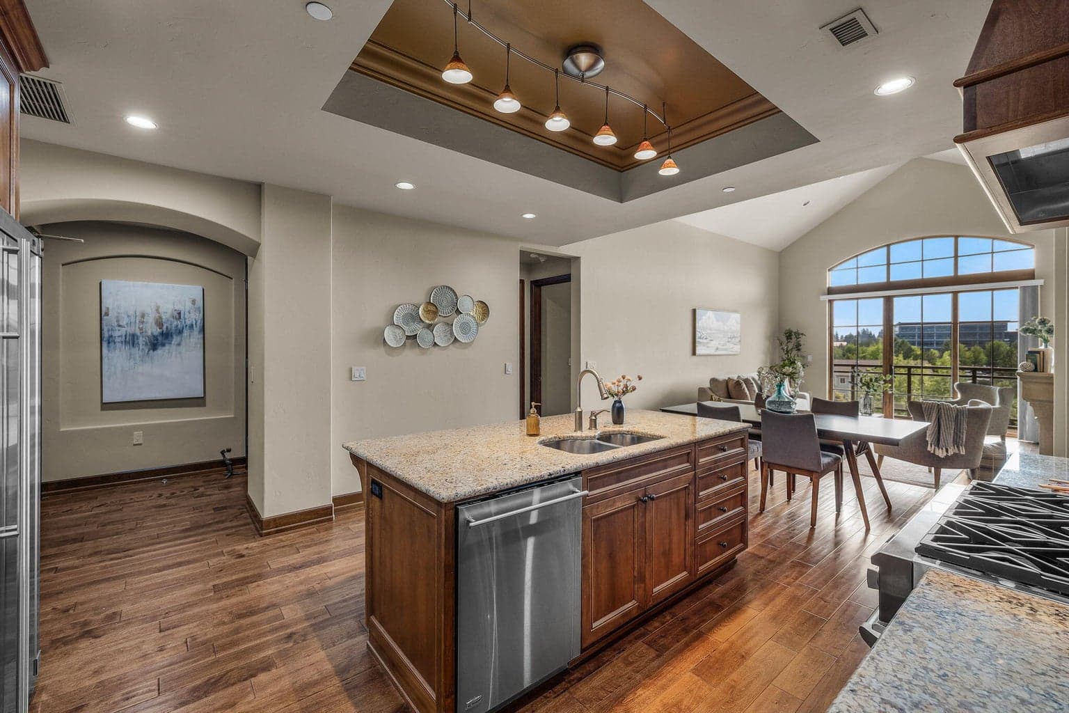 Photo of 363 SW Bluff Drive 8 of 41