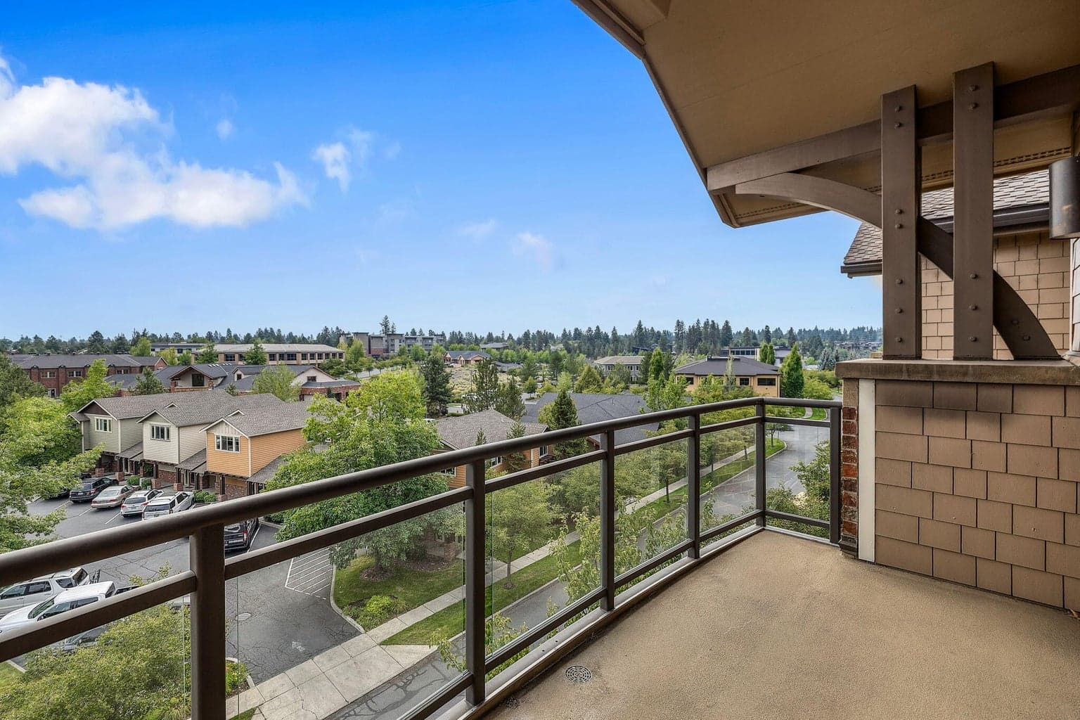 Photo of 363 SW Bluff Drive 14 of 41